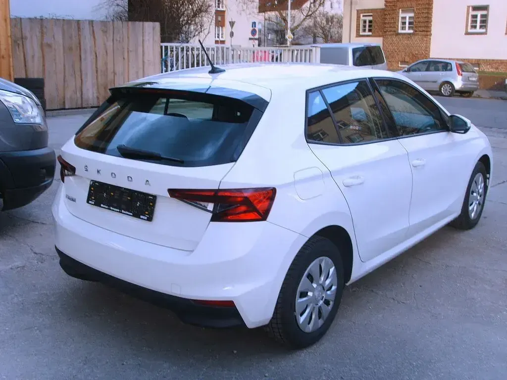 Gebraucht Skoda Fabia Active 65 PS (47 kW) 2023 Weiß Kleinwagen