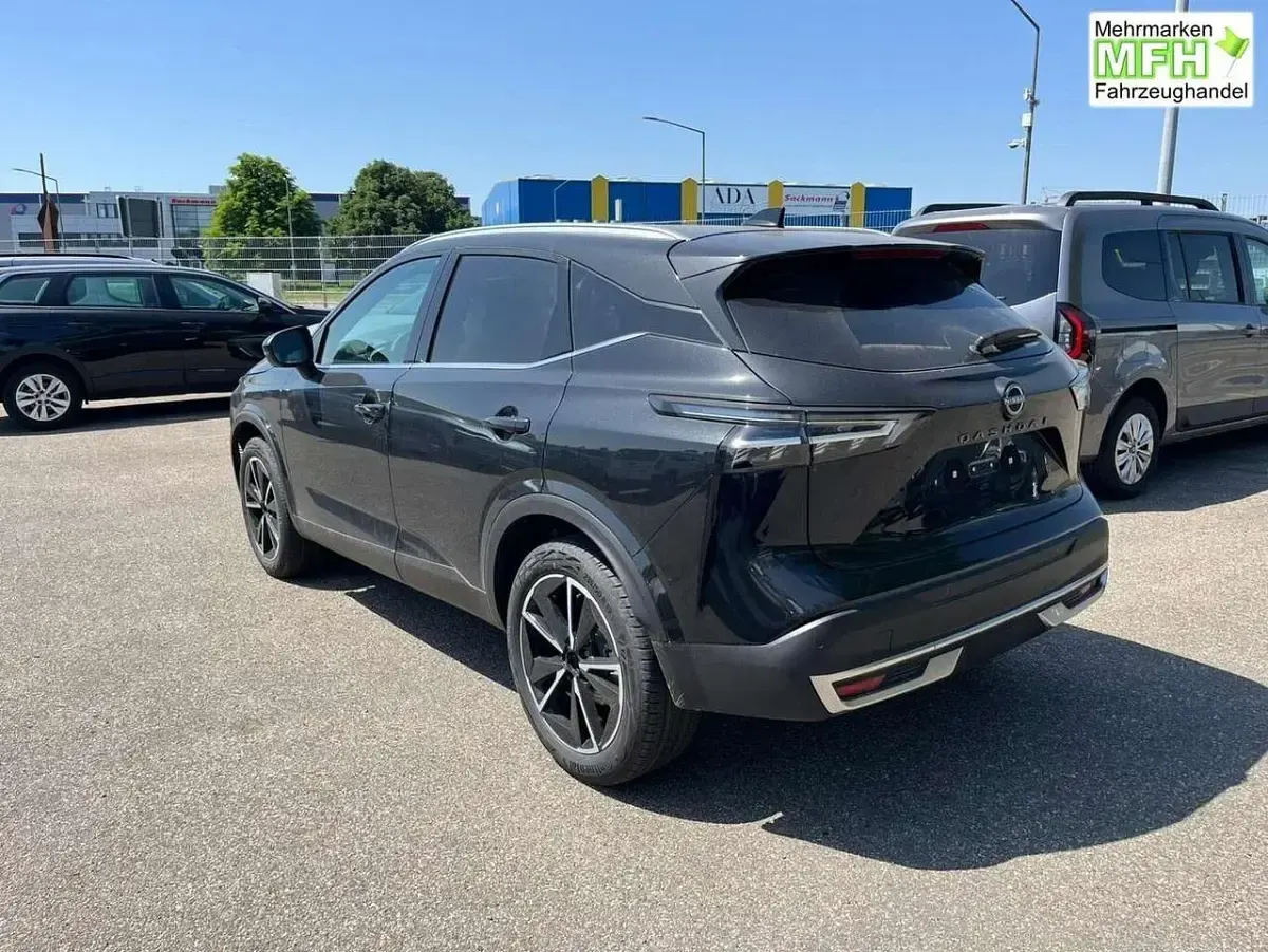 Neu Nissan Qashqai Tekna 158 PS (116 kW) 2025 Pearl black metallic SUV