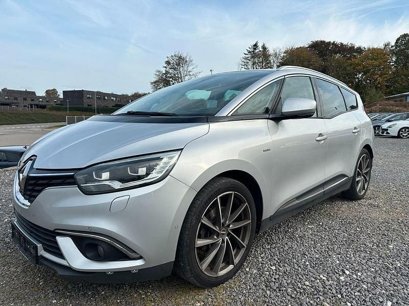 Grau Gebraucht 2018 Renault Scénic IV Bose Edition Van / Kleinbus | 7.500 € (Etwas zu teuer) - Bild 1/4