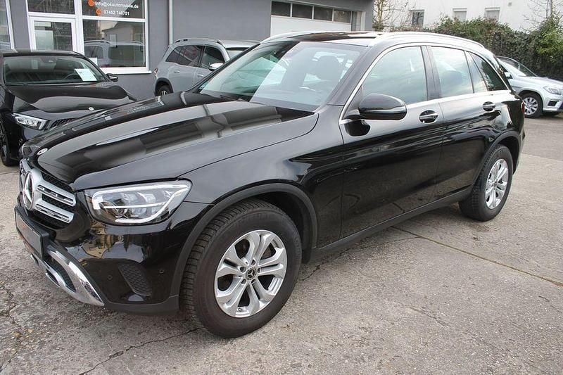 Gebraucht Mercedes GLC220 194 PS (142 kW) 2022 Schwarz SUV