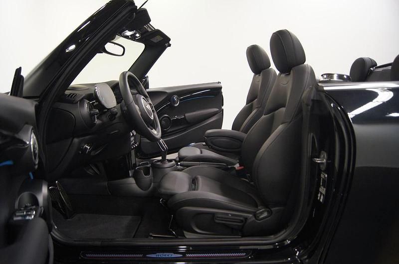 Gebraucht Mini John Cooper Works Cabriolet 136 PS (100 kW) 2022 Midnight blac metallic Cabrio