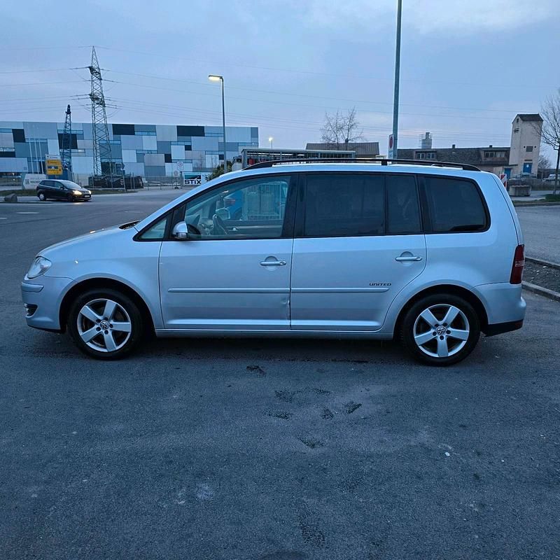 Gebraucht VW Touran 140 PS (102 kW) 2009 Silber Van / Kleinbus