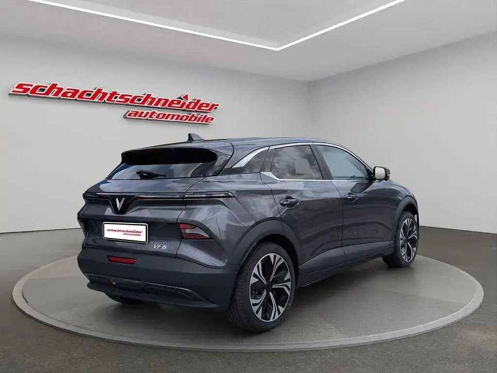 Neu VinFast VF 6 Plus 150 kW (204 PS) 2026 Grau SUV