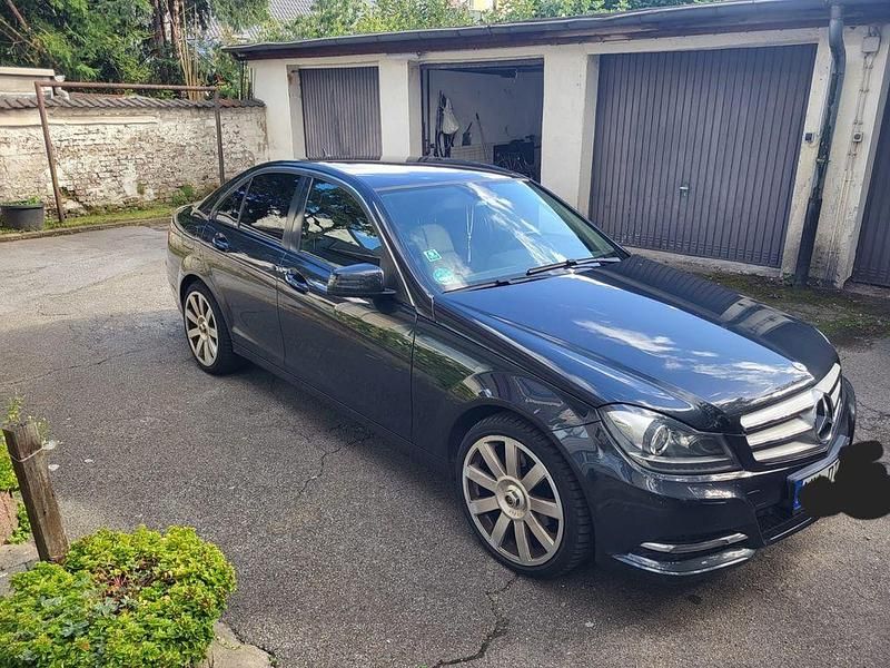 Schwarz Gebraucht 2013 Mercedes C220 Limousine | 8.499 € (Fairer Preis) - Bild 1/4
