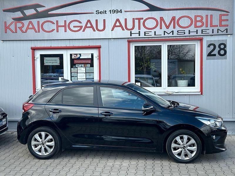 Second-hand Kia Rio 84 CP (61 kW) 2021 Negru Berlinǎ