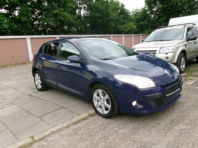 Gebraucht Renault Mégane III Expression 101 PS (74 kW) 2010 Blau Limousine