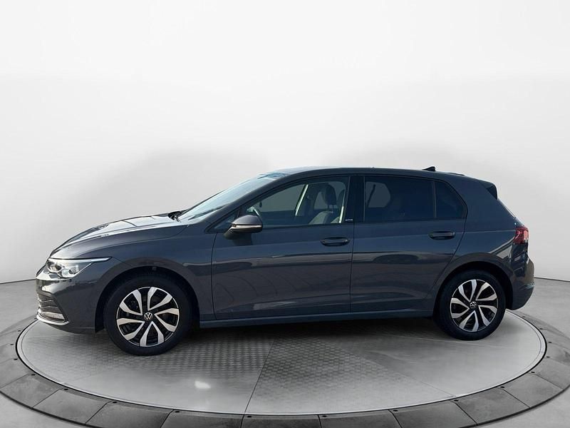 Gebraucht VW Golf VIII Active 150 PS (110 kW) 2023 Grau Limousine