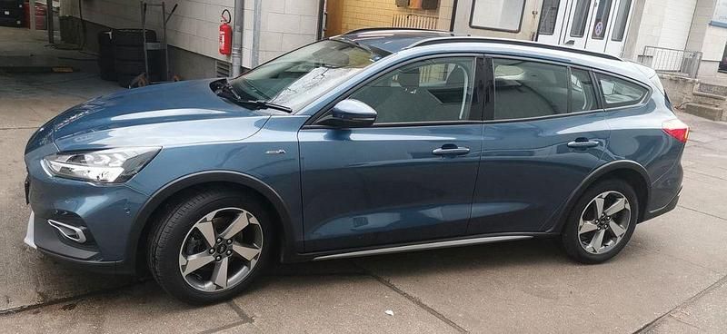 Gebraucht Ford Focus Active 150 PS (110 kW) 2020 Blau Limousine
