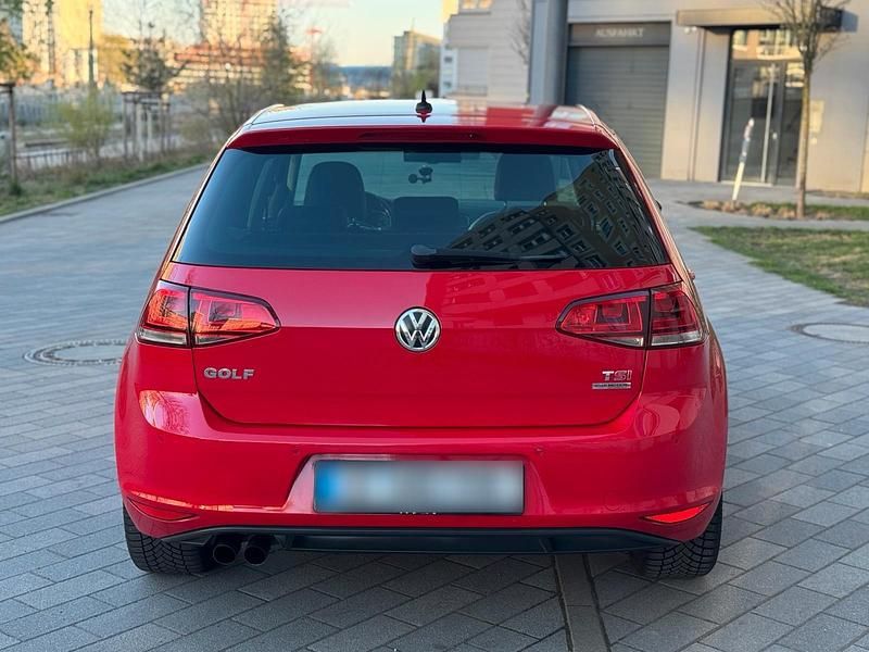 Gebraucht VW Golf VII 140 PS (102 kW) 2013 Rot Limousine