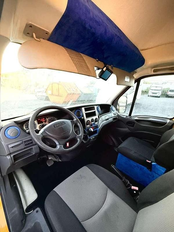 Gebraucht Iveco Daily 106 PS (77 kW) 2010 Gelb Van / Kleinbus