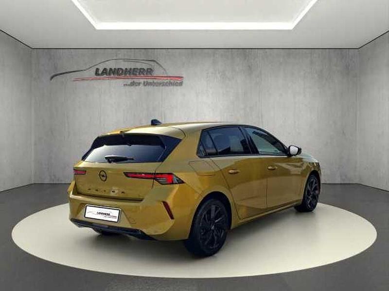 Gebraucht Opel Astra 131 PS (96 kW) 2024 Kult gelb (metallic) Limousine