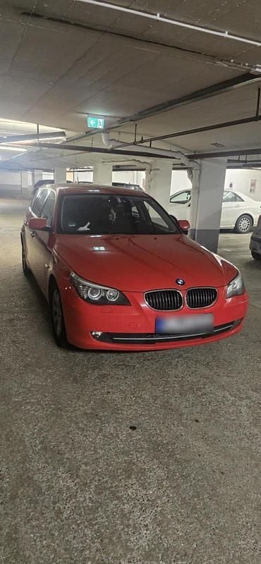 Gebraucht BMW 523 190 PS (139 kW) 2009 Rot Kombi