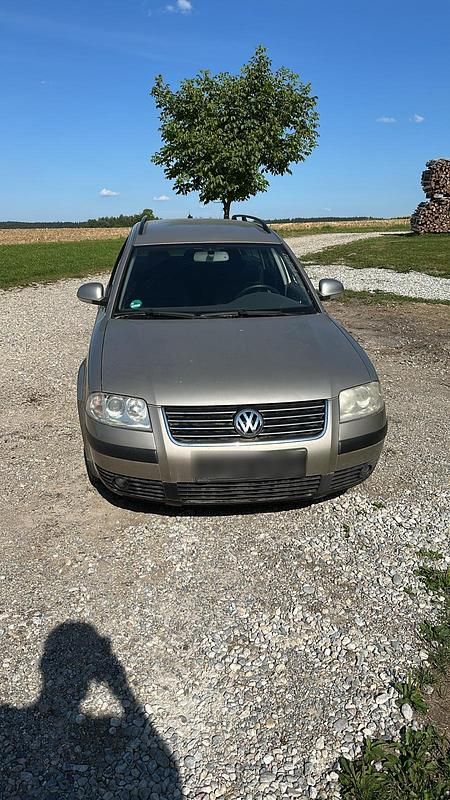 Gold Gebraucht 2004 VW Passat Kombi | 750 € (Superpreis) - Bild 1/4