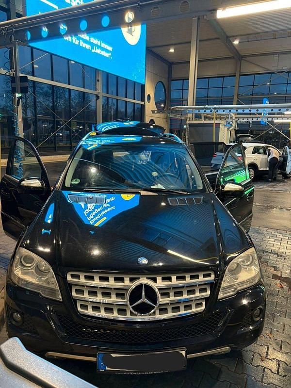 Gebraucht Mercedes ML320 224 PS (164 kW) 2008 Schwarz SUV