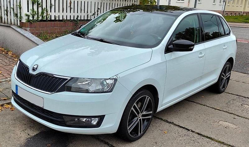 Weiß Gebraucht 2016 Skoda Rapid Limousine | 8.700 € (Fairer Preis) - Bild 1/4
