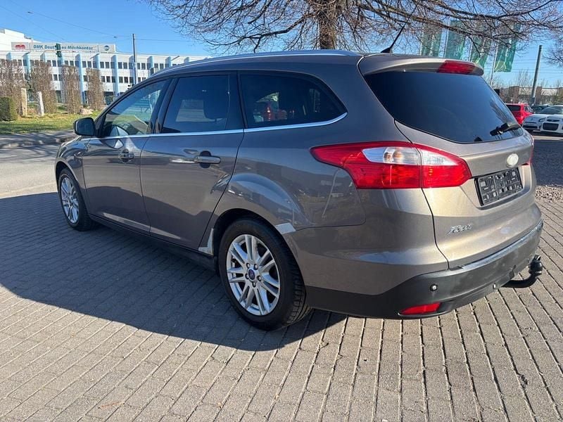 Gebraucht Ford Focus Titanium 140 PS (102 kW) 2012 Braun Kombi
