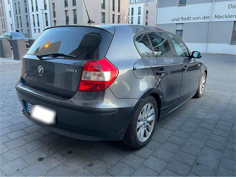 Gebraucht BMW 118 129 PS (94 kW) 2005 Grau Kleinwagen
