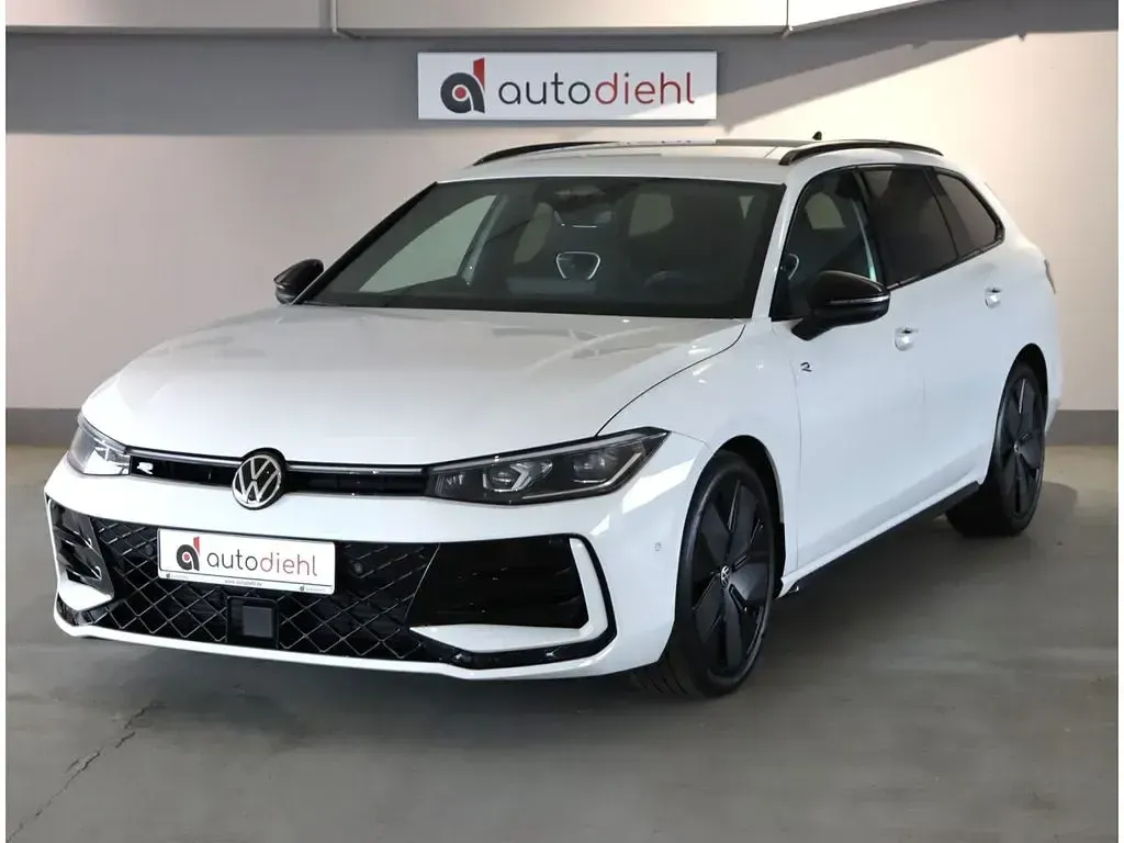 Gebraucht VW Passat R-line 150 PS (110 kW) 2025 Weiß Kombi