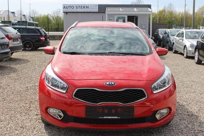 Gebraucht Kia Ceed 135 PS (99 kW) 2014 Rot Kleinwagen