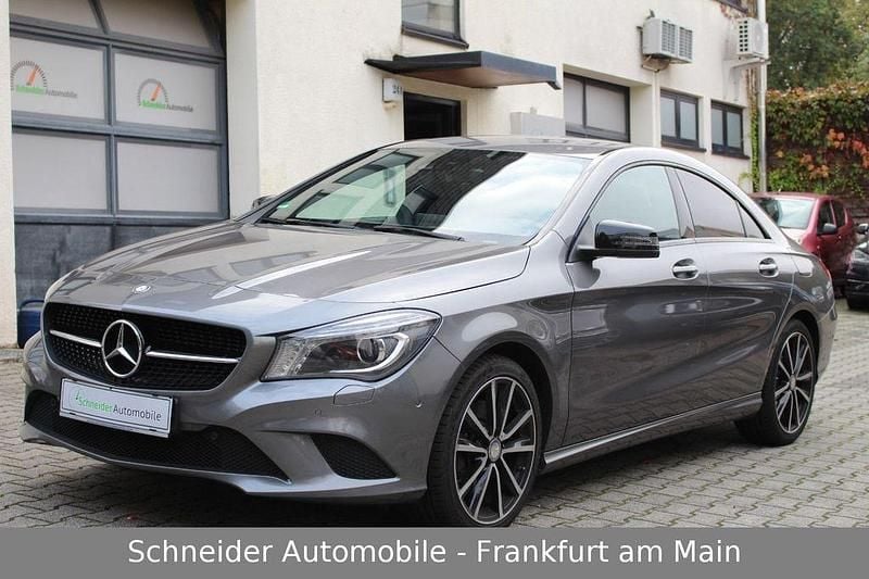 Grau Gebraucht 2015 Mercedes CLA250 Limousine | 14.900 € (Superpreis) - Bild 1/4