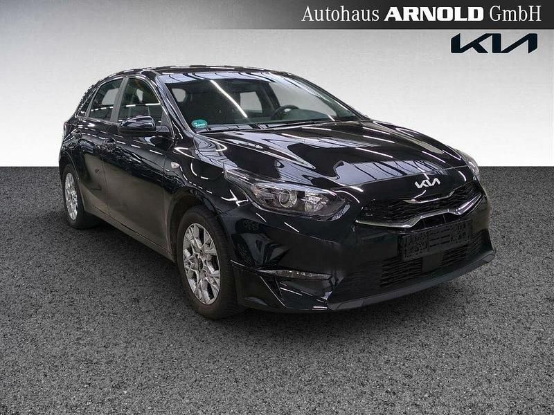 Gebraucht Kia Ceed Vision 140 PS (102 kW) 2024 Zilinaschwarz (metallic) Kleinwagen