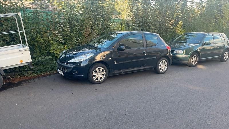 Gebraucht Peugeot 206+ 60 PS (44 kW) 2012 Kleinwagen