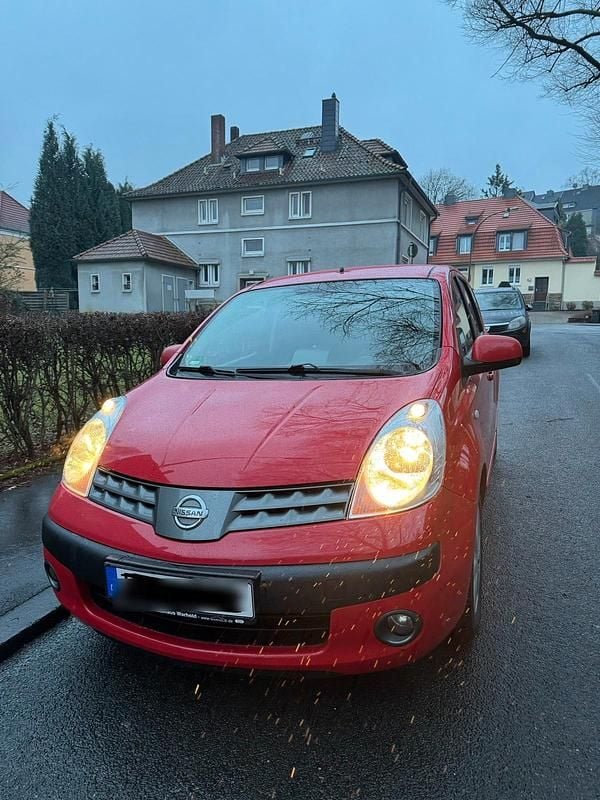 Rot Gebraucht 2006 Nissan Note Kleinwagen | 3.500 € (Fairer Preis) - Bild 1/4