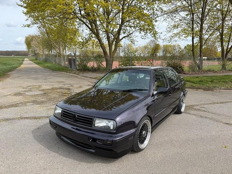 Gebraucht VW Vento 174 PS (127 kW) 1997 Andere farben Limousine