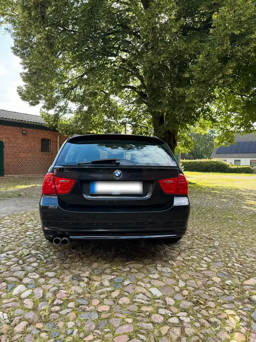 Gebraucht BMW 325 204 PS (150 kW) 2012 Schwarz Kombi
