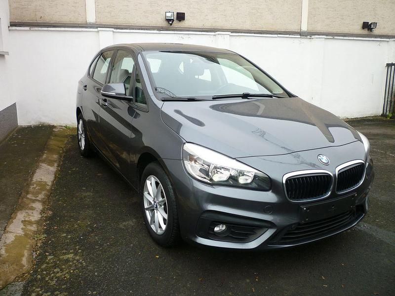 Gebraucht BMW 220 Active Tourer Advantage 192 PS (141 kW) 2017 Grau Van / Kleinbus