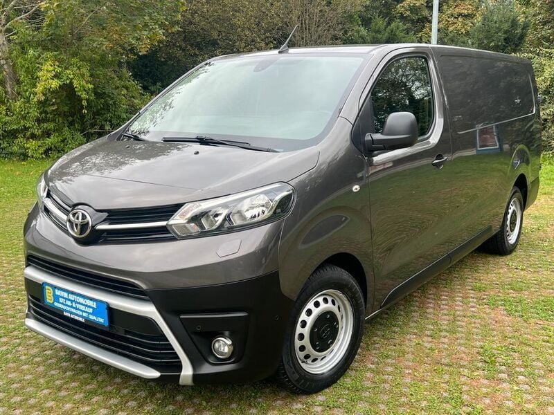 Grau Gebraucht 2020 Toyota Proace Van | 16.990 € (Fairer Preis) - Bild 1/4