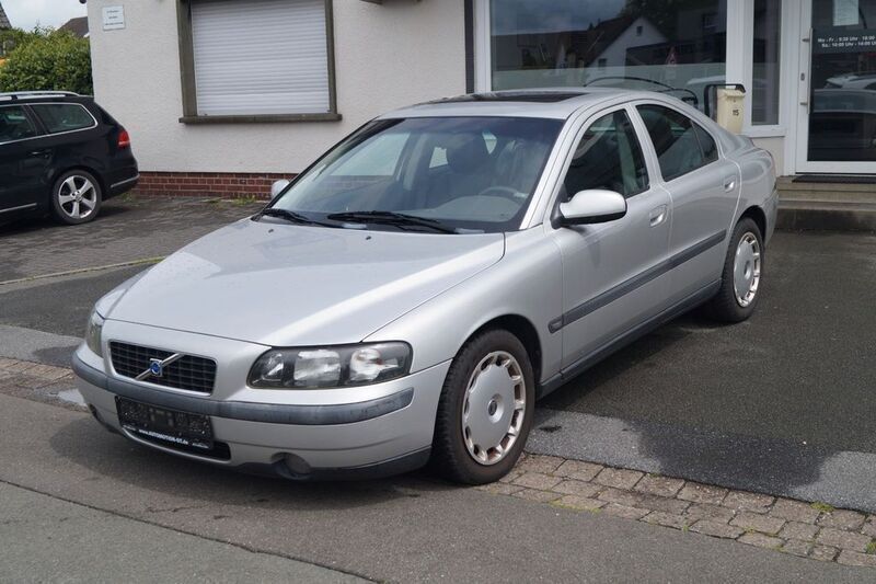 Silber Gebraucht 2002 Volvo S60 Limousine | 1.290 € (Guter Preis) - Bild 1/4