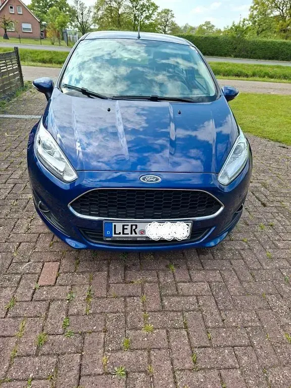 Gebraucht Ford Fiesta 101 PS (74 kW) 2016 Blau Kleinwagen