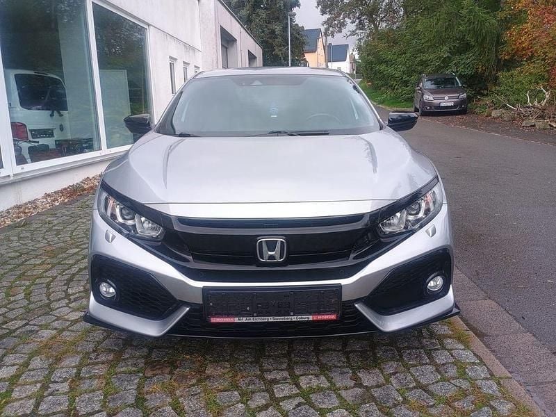 Silber Gebraucht 2019 Honda Civic Dynamic Limousine | 13.900 € (Fairer Preis) - Bild 1/4