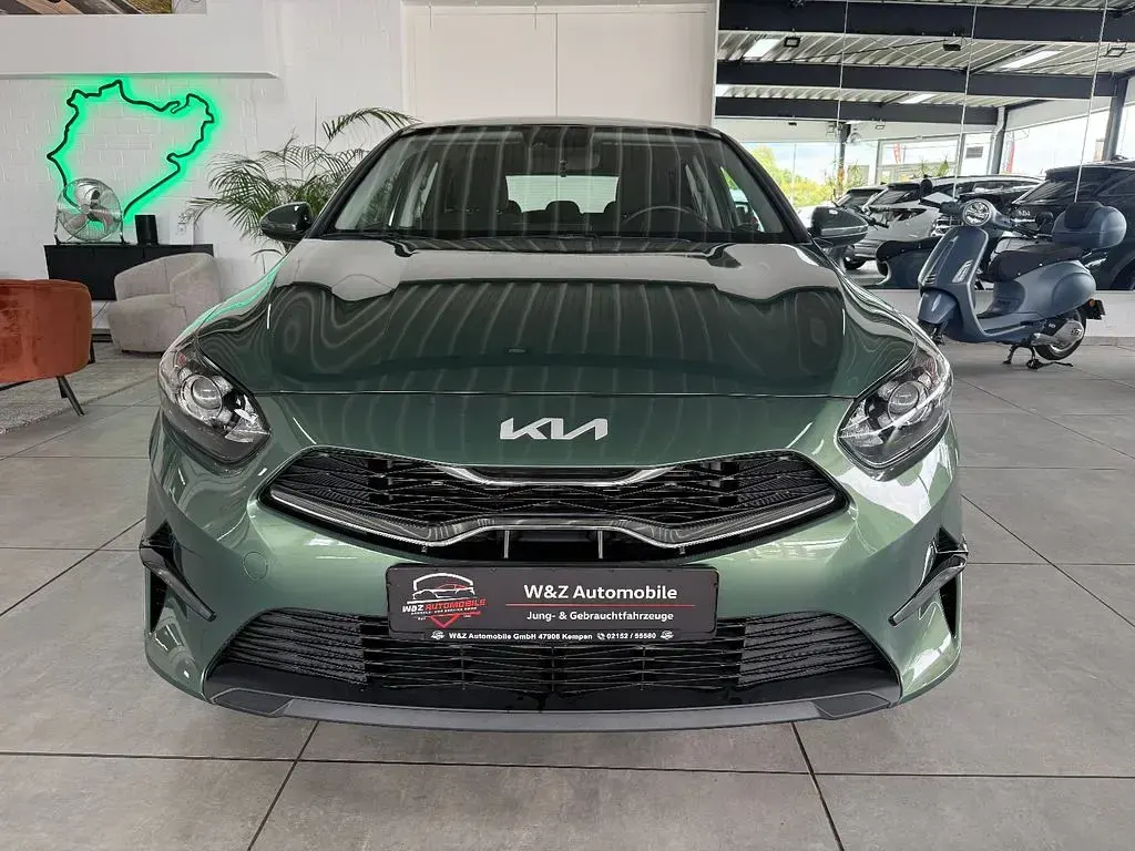 Gebraucht Kia Ceed 160 PS (117 kW) 2024 Grün Kleinwagen