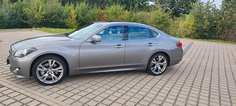 Silber Gebraucht 2012 Infiniti M30 Coupé | 16.500 € - Bild 1/4