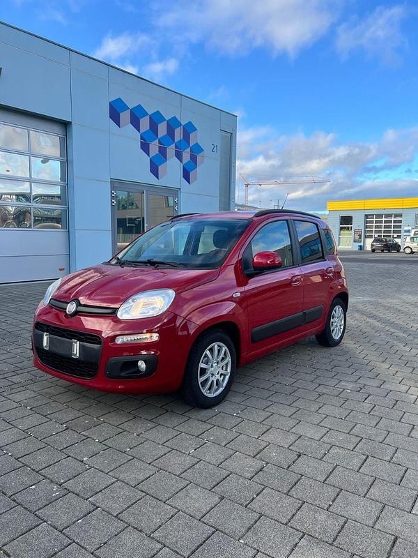 Rot Gebraucht 2012 Fiat Panda Kleinwagen | 6.000 € (Fairer Preis) - Bild 1/4