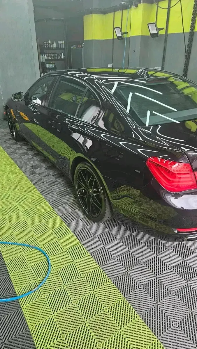 Gebraucht BMW 750 408 PS (300 kW) 2008 Schwarz Limousine