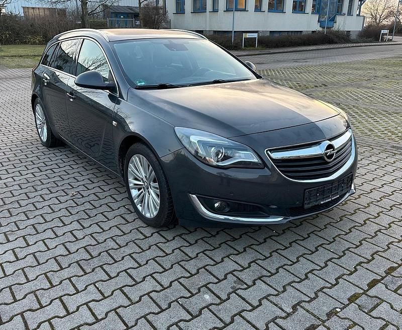 Gebraucht Opel Insignia 138 PS (101 kW) 2015 Grau Kombi