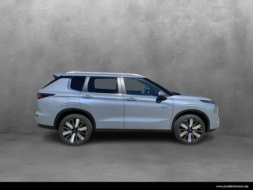 Neu Mitsubishi Outlander P-HEV Select 136 PS (100 kW) 2026 Grau SUV