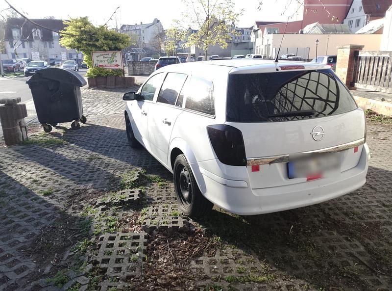Gebraucht Opel Astra 90 PS (66 kW) 2009 Weiß Kombi
