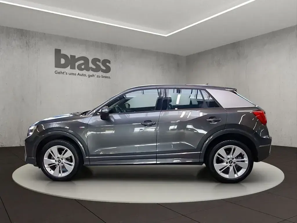 Używany Audi Q2 Ambiente 150 KM (110 kW) 2022 Szary SUV