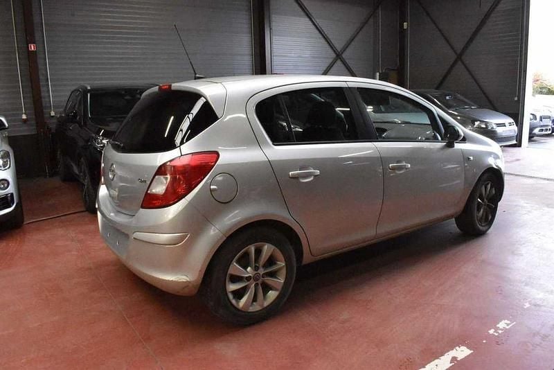 Gebraucht Opel Corsa Cosmo 75 PS (55 kW) 2015 Silber Kleinwagen
