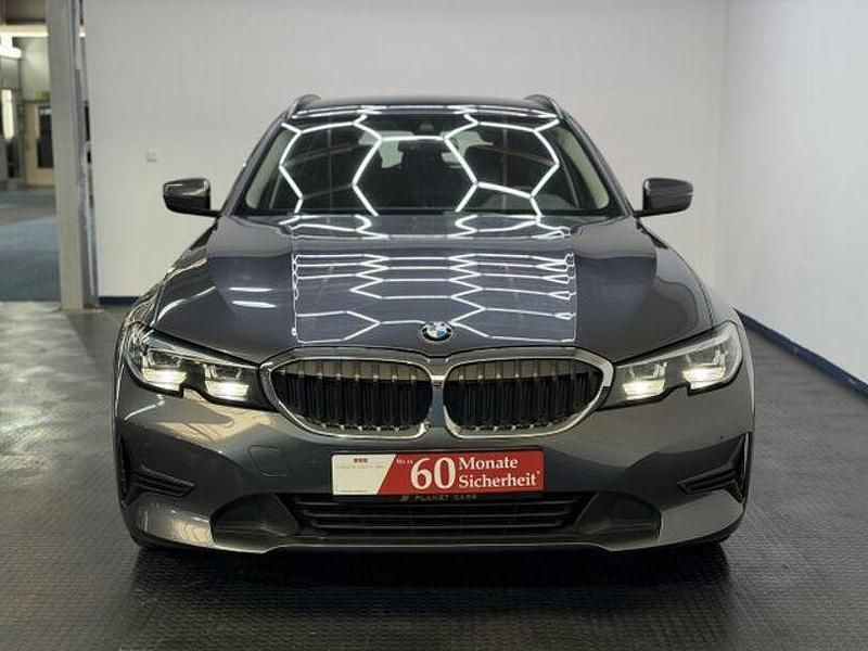 Gebraucht BMW 330 Advantage 286 PS (210 kW) 2021 Mineralgrau metallic Kombi