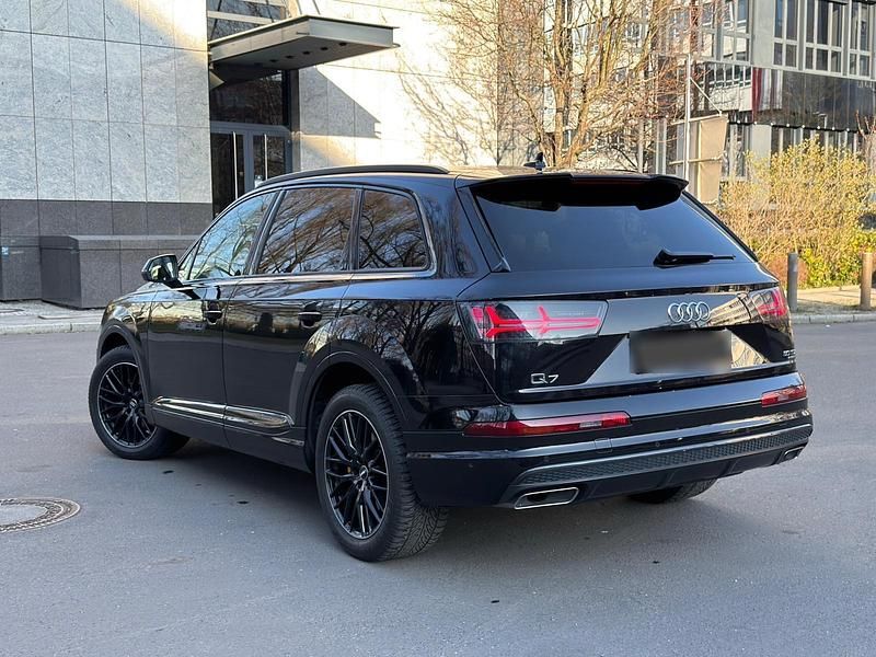 Gebraucht Audi Q7 Ambiente 286 PS (210 kW) 2019 Schwarz SUV