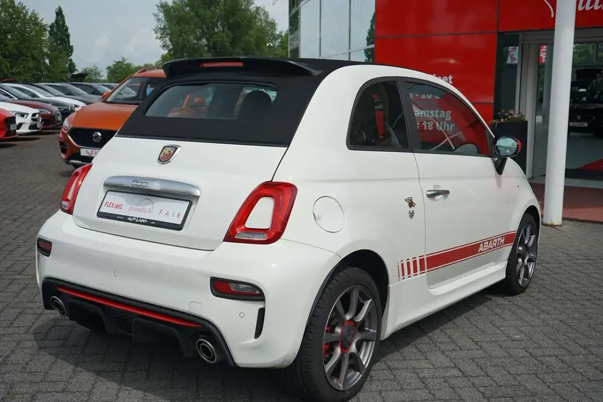 Gebraucht Abarth 595 145 PS (106 kW) 2018 Weiß Cabrio