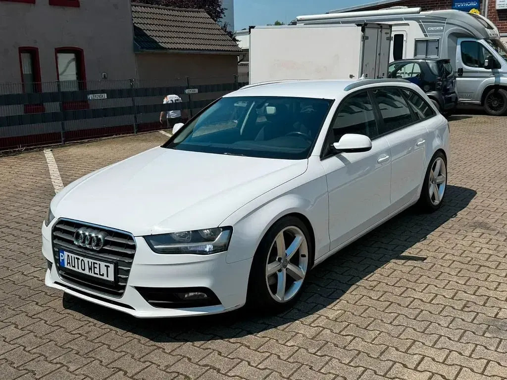 Gebraucht Audi A4 Attraction 150 PS (110 kW) 2014 Weiß Kombi