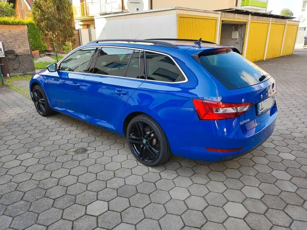 Gebraucht Skoda Superb Ambition 218 PS (160 kW) 2020 Blau Kombi
