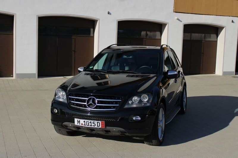 Schwarz Gebraucht 2008 Mercedes ML320 Edition 1 SUV | 9.950 € (Teuer) - Bild 1/4