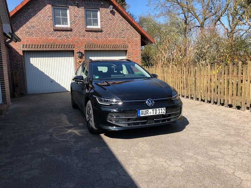 Schwarz Gebraucht 2024 VW Golf VIII Goal Kombi | 27.490 € (Guter Preis) - Bild 1/4